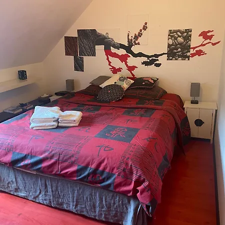 Dans Maison Avec Piscine Bed & Breakfast